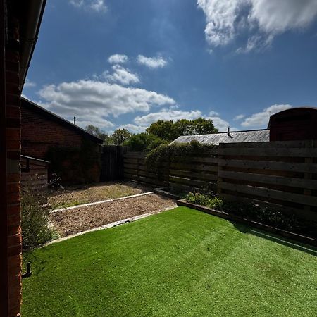 Brick Barn Villa Halstead  Dış mekan fotoğraf